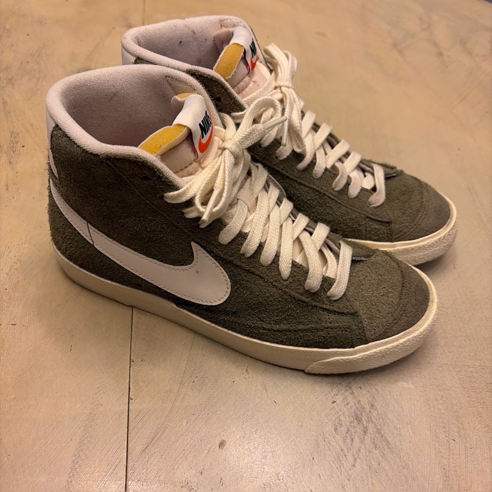 Nike Blazer Mid 77 Shoes Womens Size 8 Olive Suede Casual Athletic Gym Sneakers